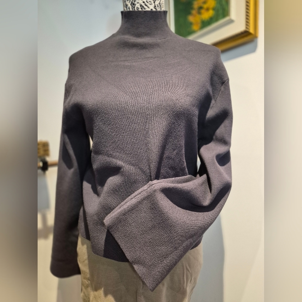 Women's Gray Sweater